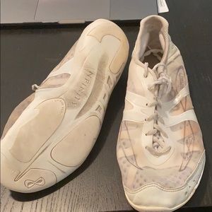 Nfinity Vengeance Shoes - size 11